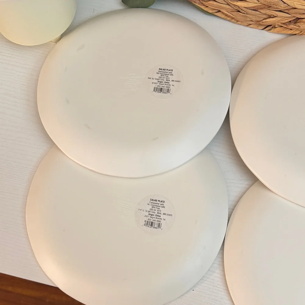 Charming Rabbit Design Plates - Picture 9 of 9